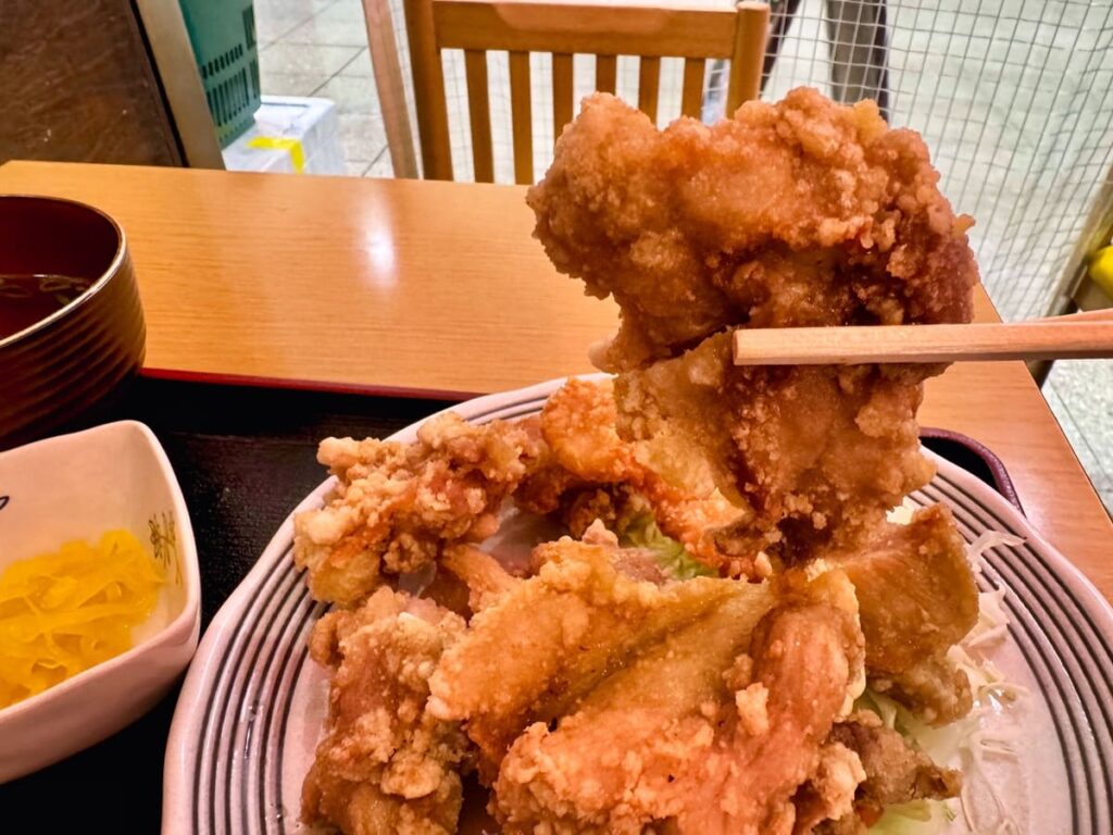 台所やの名物唐揚マウンテン定食 実食