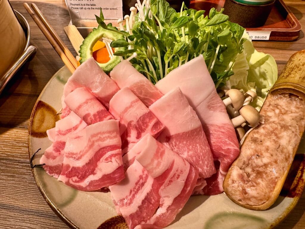 スチームダイニングしまぶた屋のせいろ蒸しセット島黒（しまくる〜） 具材