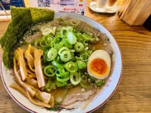 麺屋EDITION 京都本店の背脂醤油ラーメン 全部乗せDX2