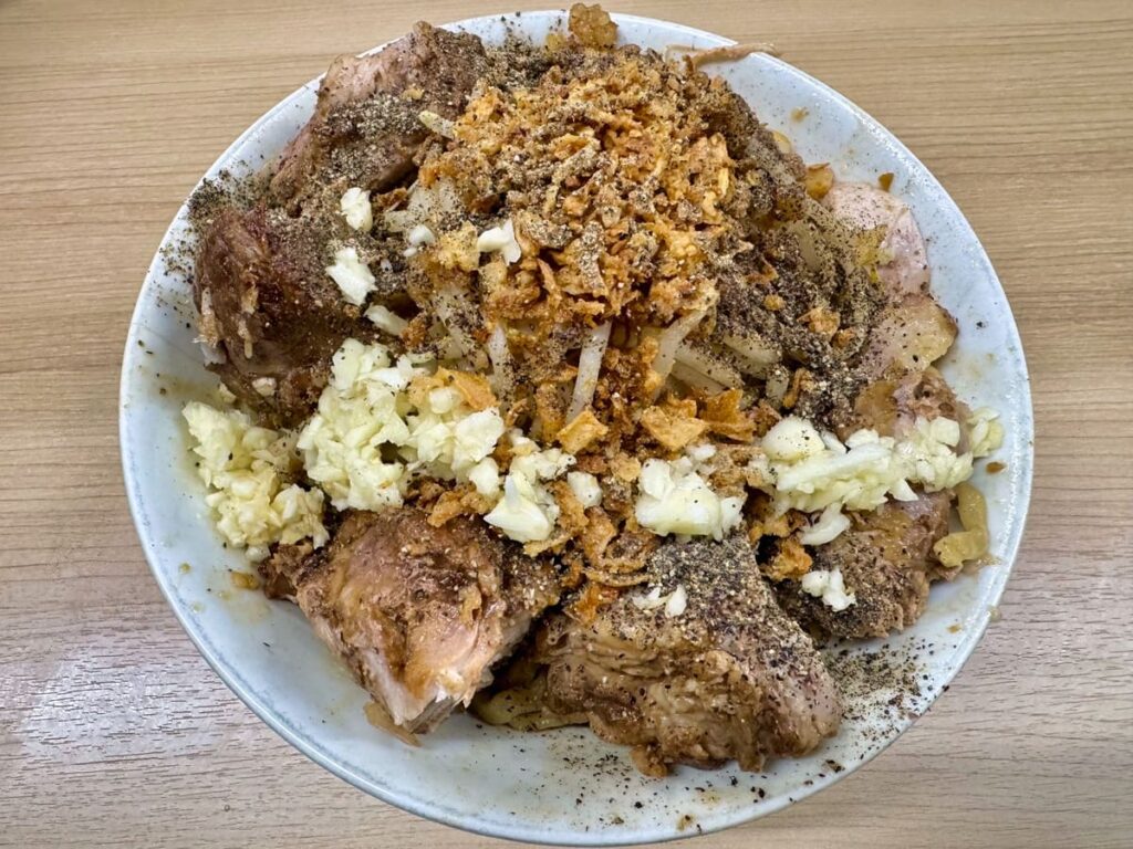 ラーメン荘歴史を刻め 大阪日本橋店の汁なし1