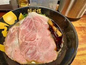 頑固麺のとりとんこつ2