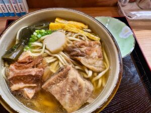 ちだもと食堂のソーキそば(大)2