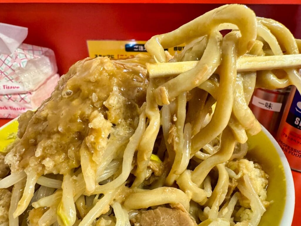 BUTAKIN 東梅田店のかき氷ラーメン 麺