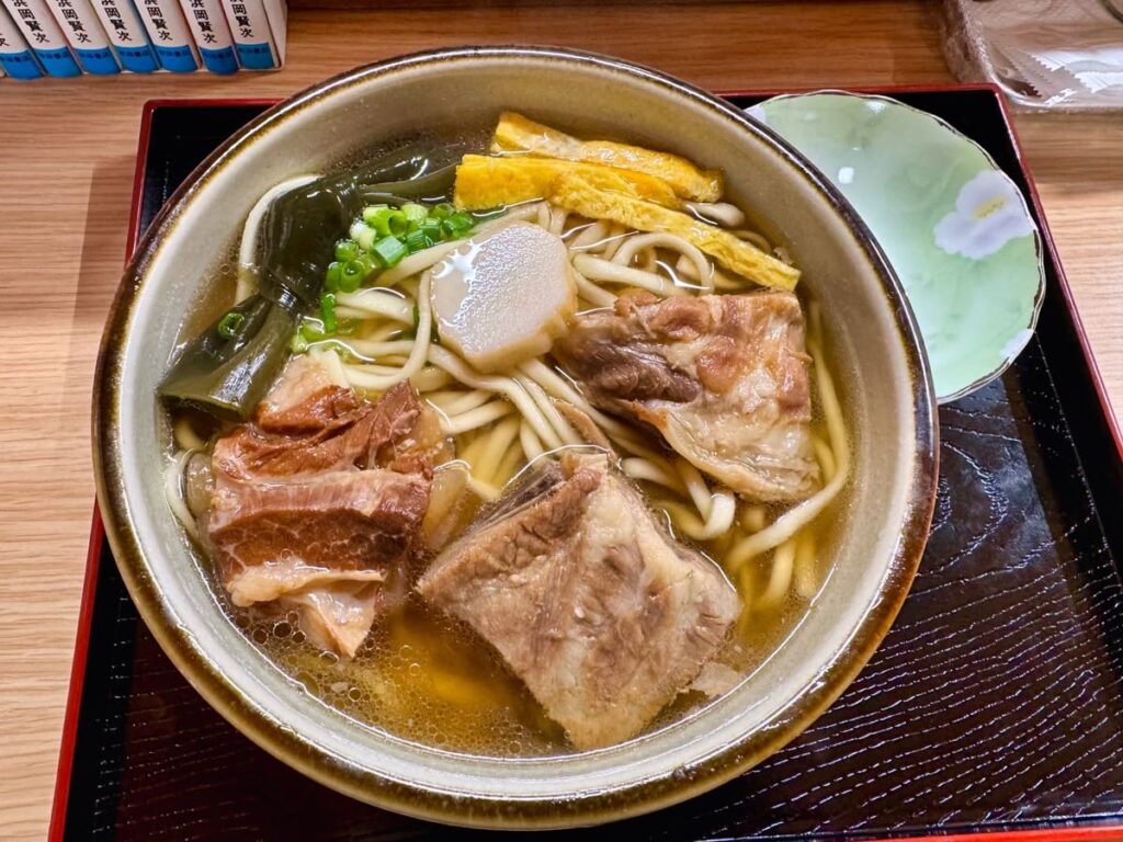 ちだもと食堂のソーキそば(大)1