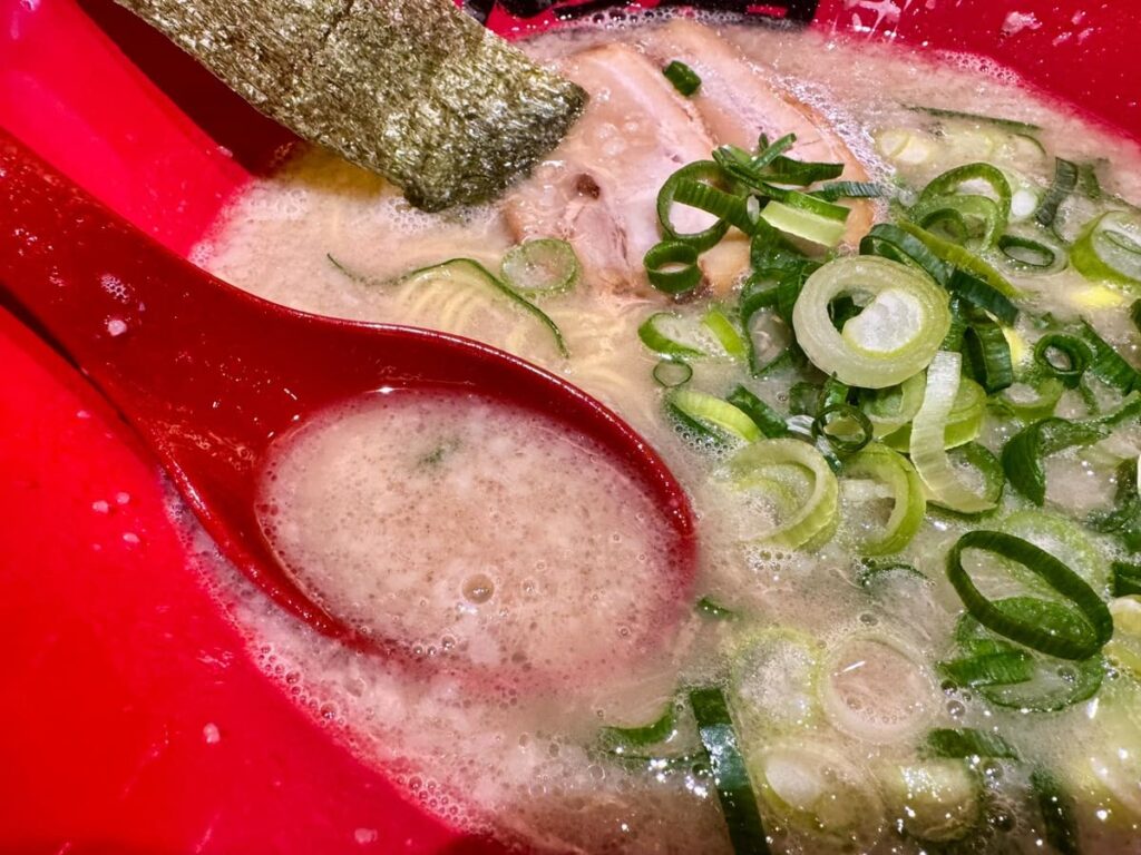 ラー麺ずんどう屋 総本店の元味らーめん スープ