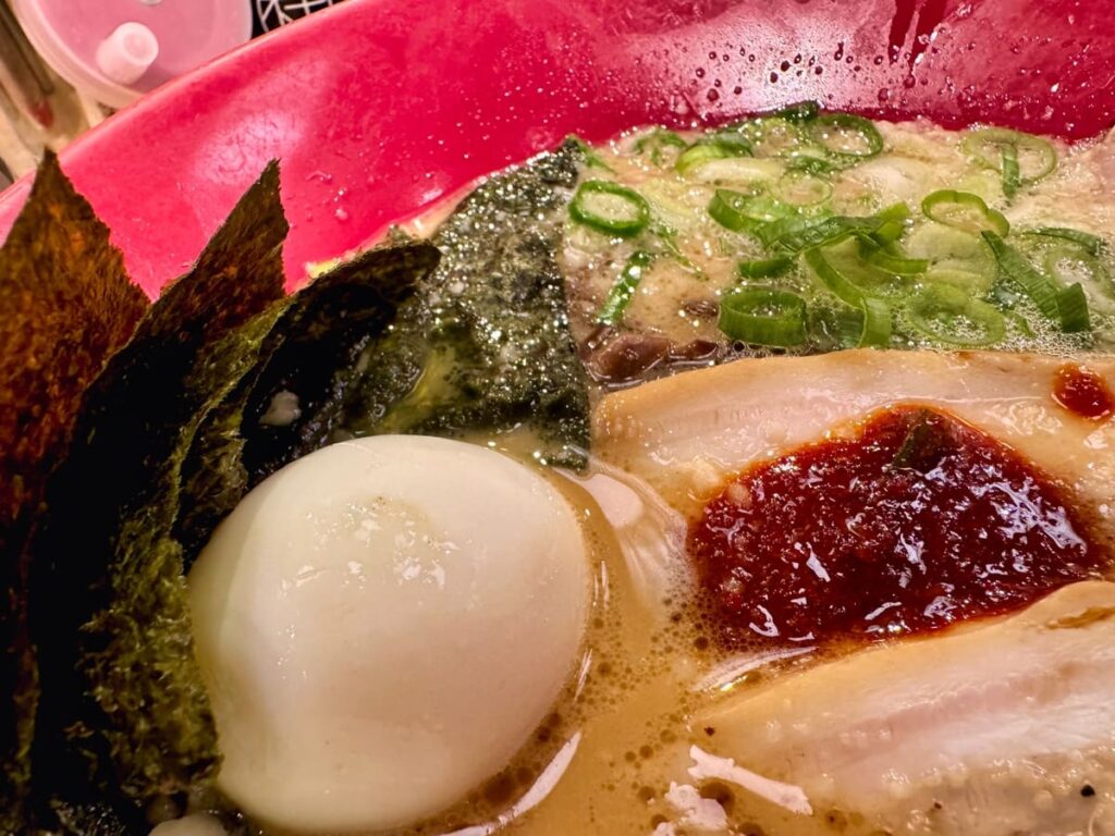 令和7年夏の参議院選挙後【一風堂 京都ポルタ店】で選挙割を利用してみた 4 一風堂 京都ポルタ店のバリ盛赤丸 煮卵