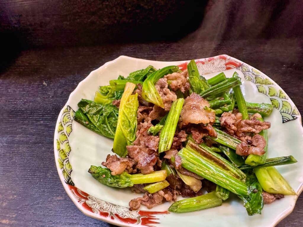 京都で明石焼きならここ!【たこ入道】どんな感じ? 2 たこ入道のほうれん草肉炒め