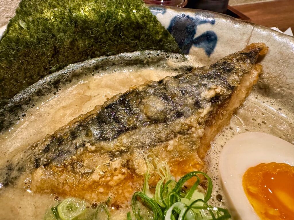完全無化調鯖出汁ラーメン【なぶら 本店】へ行ってきた 4 なぶら 本店のラーメン 鯖の竜田揚げ