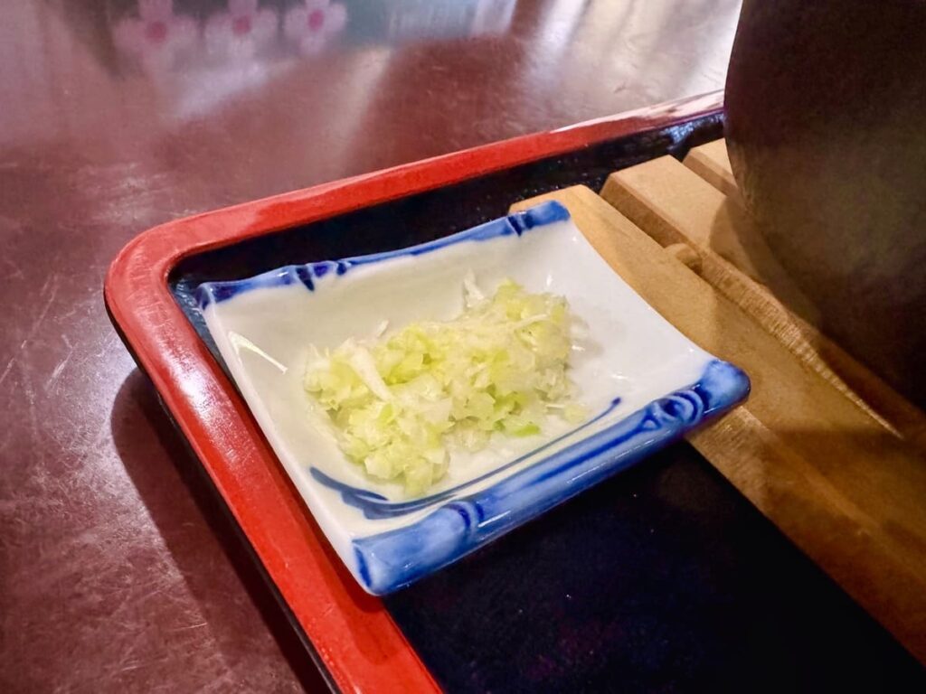 【元祖煮ぼうとうの國良】で深谷名物・煮ぼうとうを食べてきた 4 元祖煮ぼうとうの國良の煮ぼうとう 刻みネギ