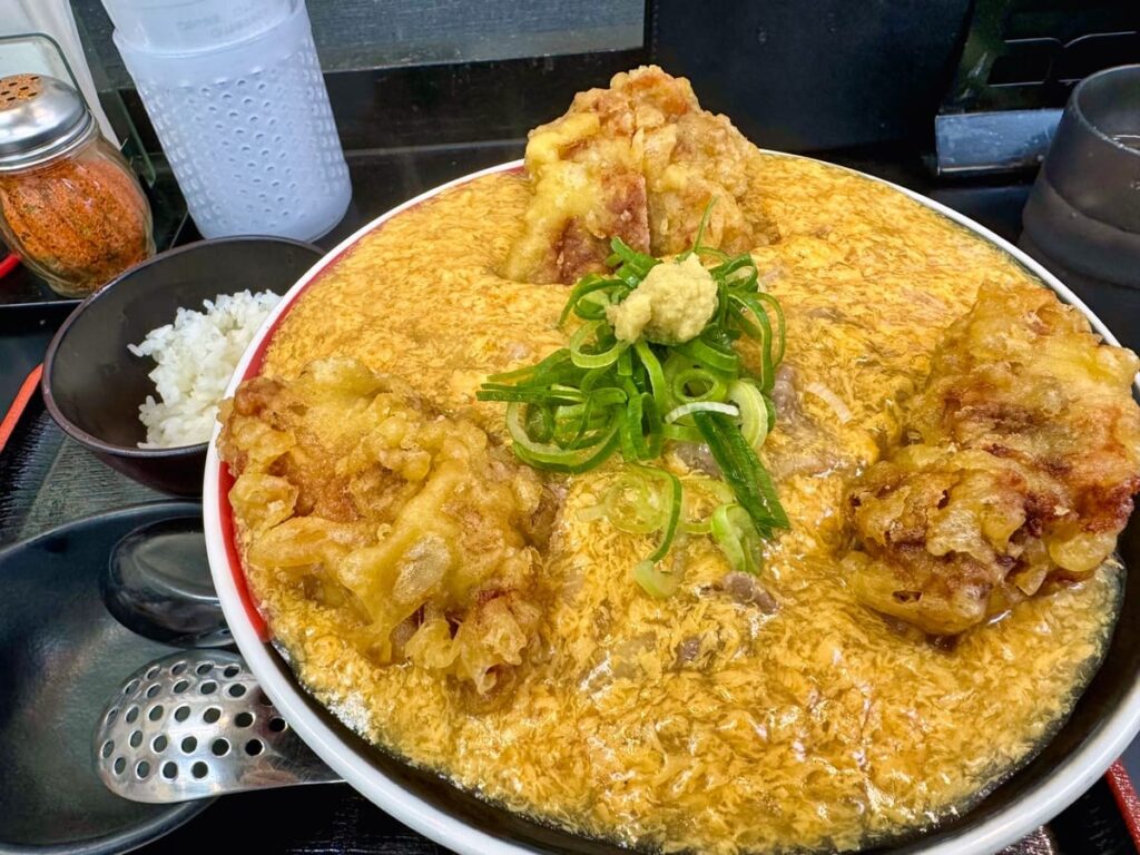 極楽うどんTKUの鶏天鶏卵カレーうどん中盛ご飯付き3