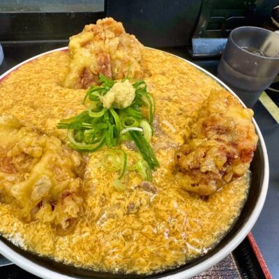 極楽うどんTKUの鶏天鶏卵カレーうどん中盛ご飯付き2