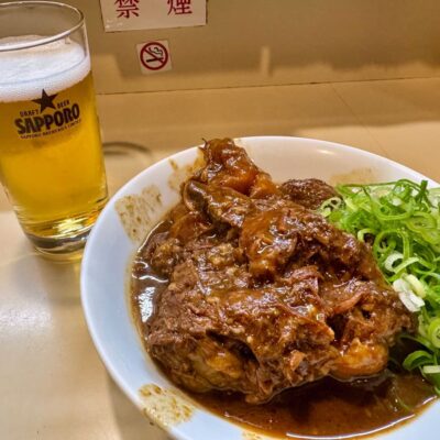 へんこつのテール筋肉盛り合わせ