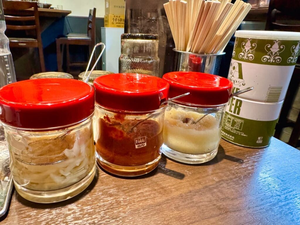 横浜家系ラーメン天来屋 大阪太融寺店の味変調味料