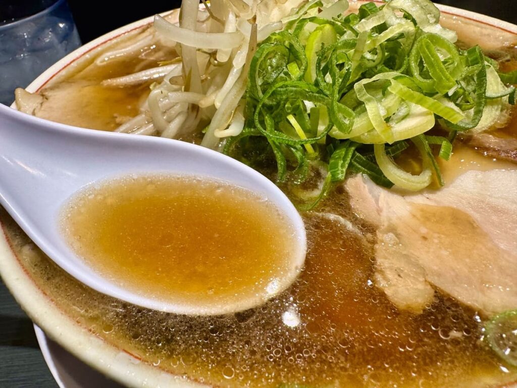 本家第一旭 天満店のチャーシューメン スープ