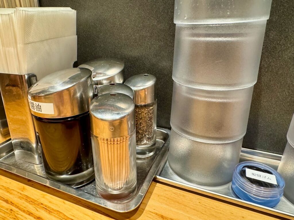 麺屋NOROMA 本店の卓上調味料