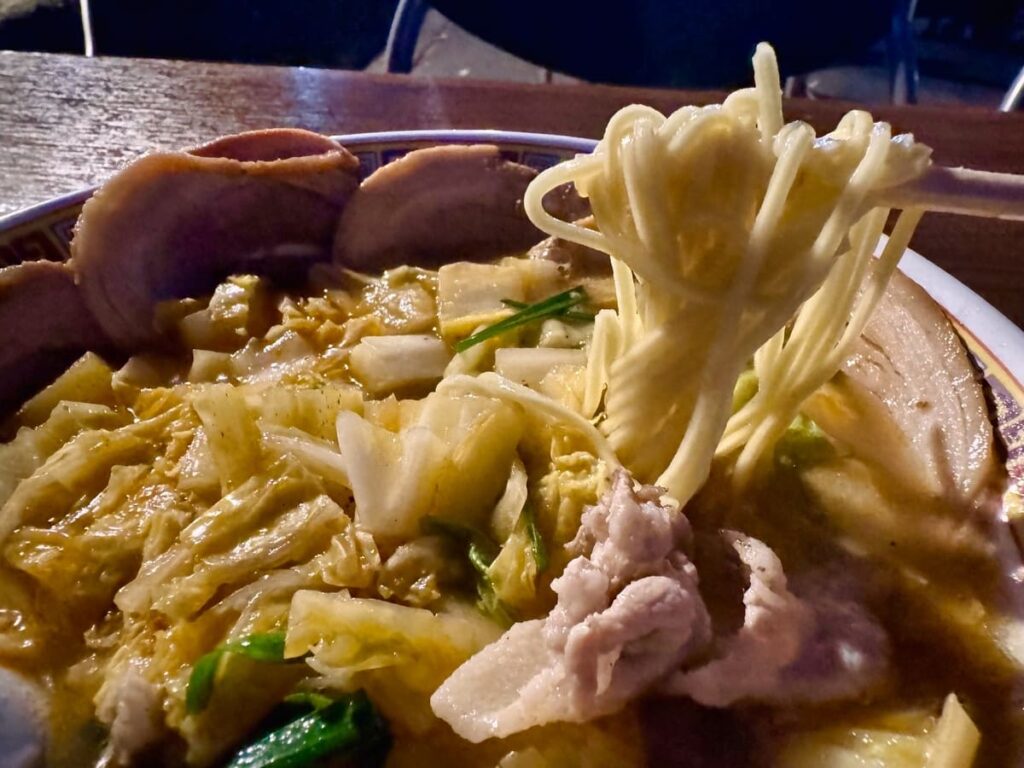 天理スタミナラーメン屋台のスタミナチャーシュー(小) 麺