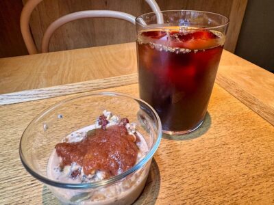 ブルーボトルコーヒー 京都カフェのオリジナルグラノーラ+ヨーグルトとアメリカーノ2