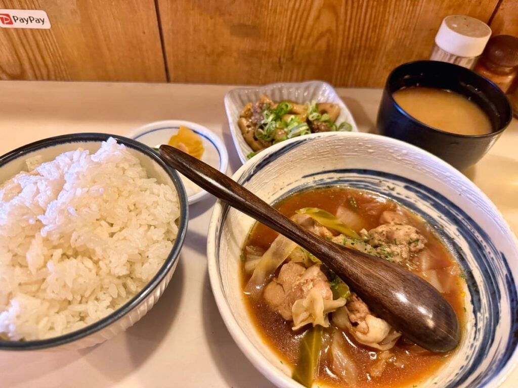 裏寺 百練の鶏のトマト煮込み定食1