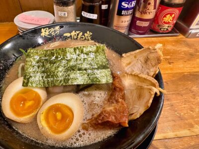 ラーメンこがね家 京都拉麺小路店の熟成とんこつトリプルチャーシュー麺 味玉入2
