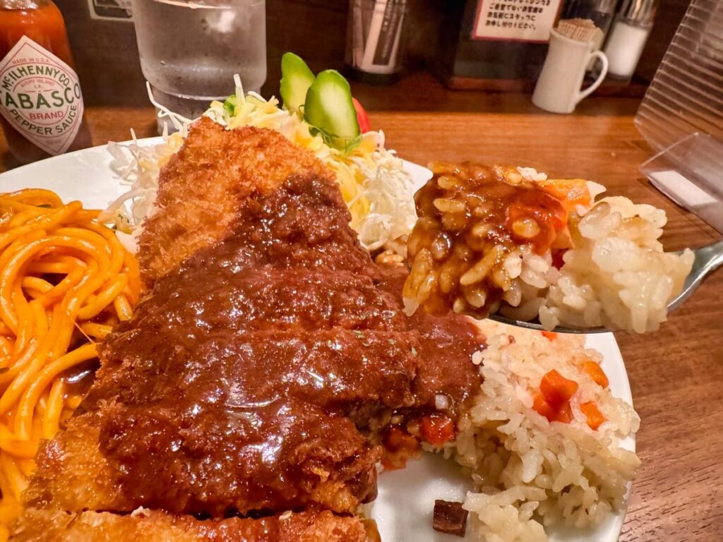 グリルらんぷ亭の大阪トルコライス 実食1