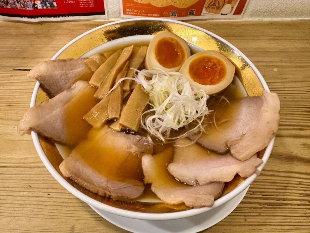 ワンタンメンの満月 京都拉麺小路店の平田牧場金華豚チャーシューワンタンメン1