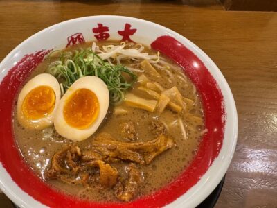 ラーメン東大 京都店の徳島ラーメン味玉入り2