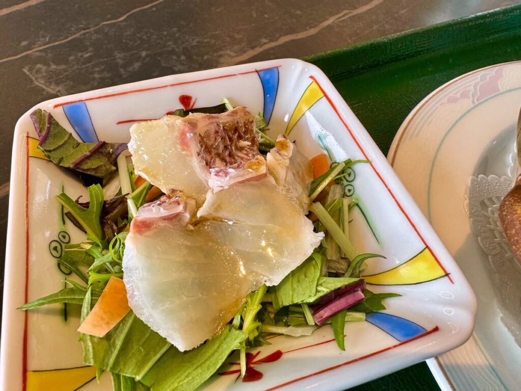中国料理 燦宮の麻婆御膳 湯引き鯛のサラダ