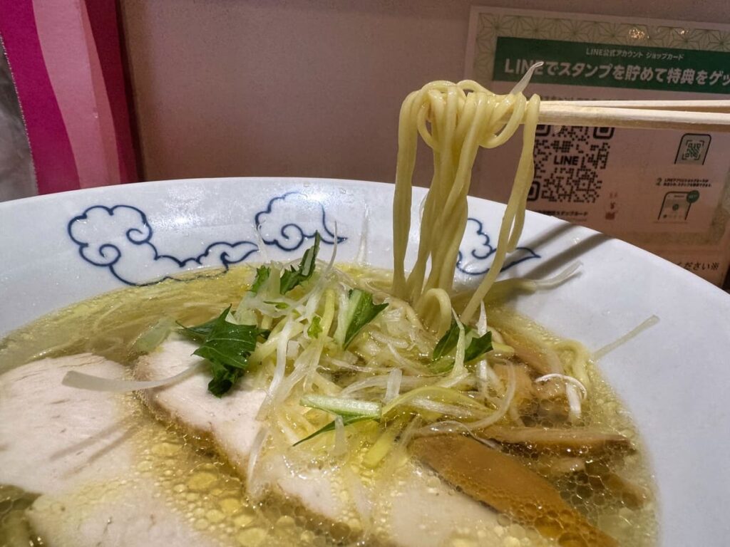 中村商店 京都拉麺小路店の鶏塩ラーメン 麺