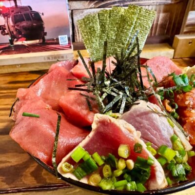鶴橋まぐろ食堂の名物丼 ぜんぶのせ6