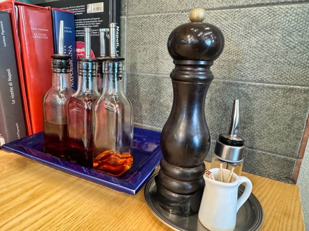 Pizzeria Napoletana Da Yukiの卓上調味料