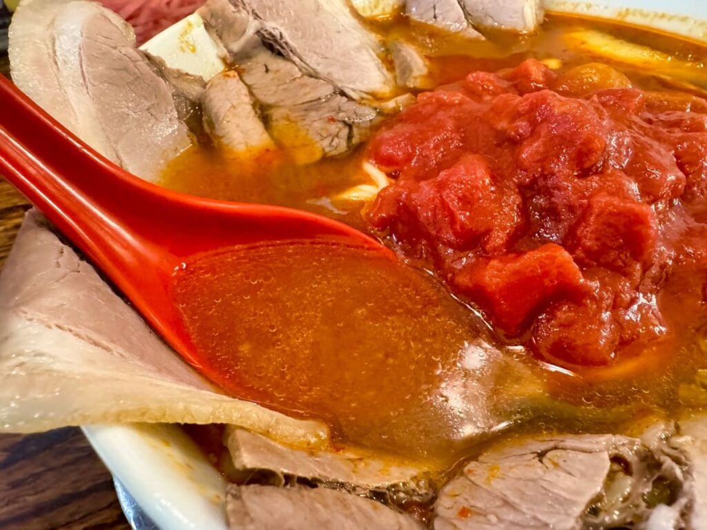 神戸第一旭 三宮本店のトマトらーめん スープ