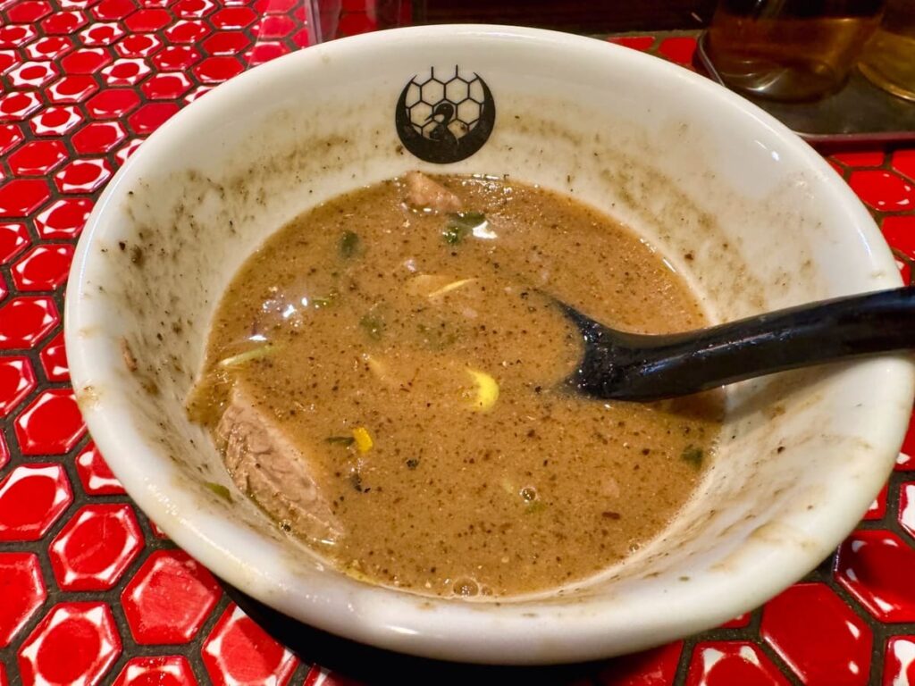 京つけめん つるかめ本店の魚介醤油つけ麺 スープ割