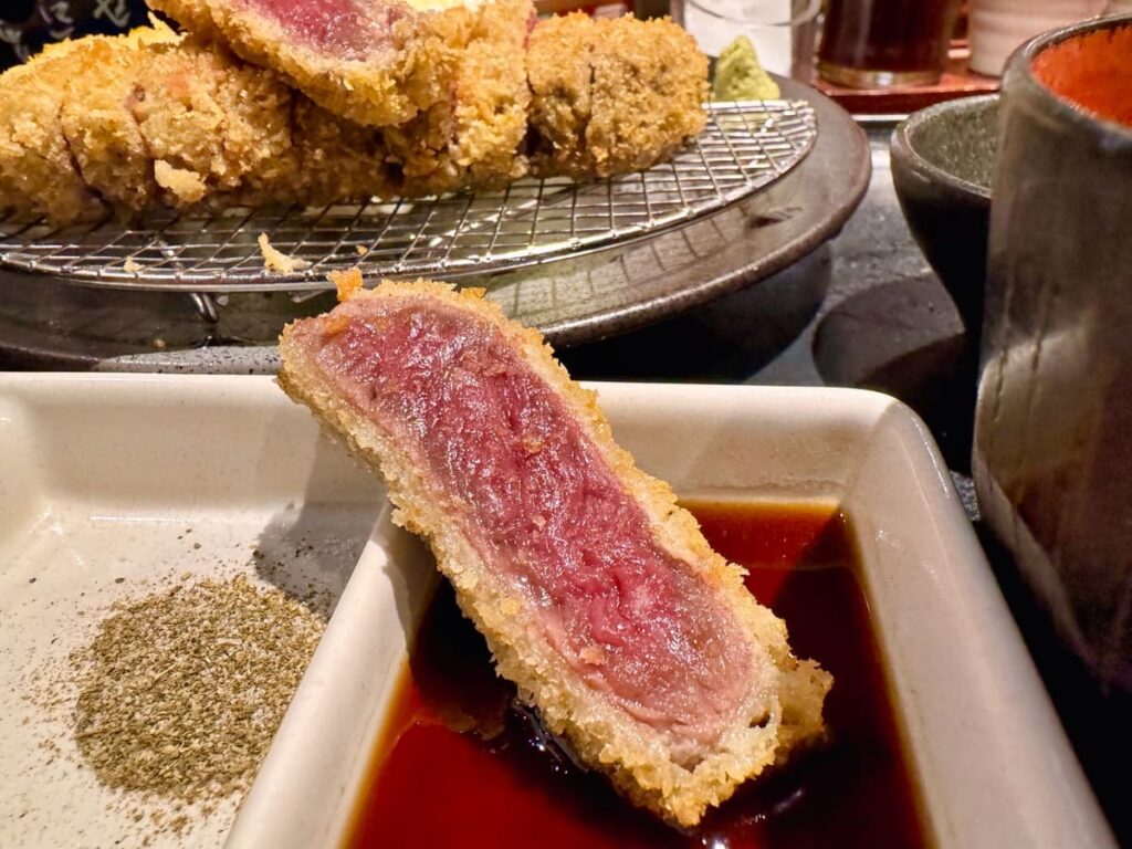 牛カツ 京都勝牛 先斗町本店の元祖牛上ロースカツ膳(大) 実食2