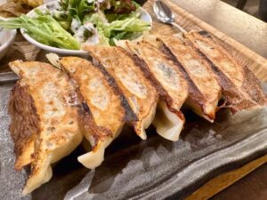 魏飯餃子の餃子1