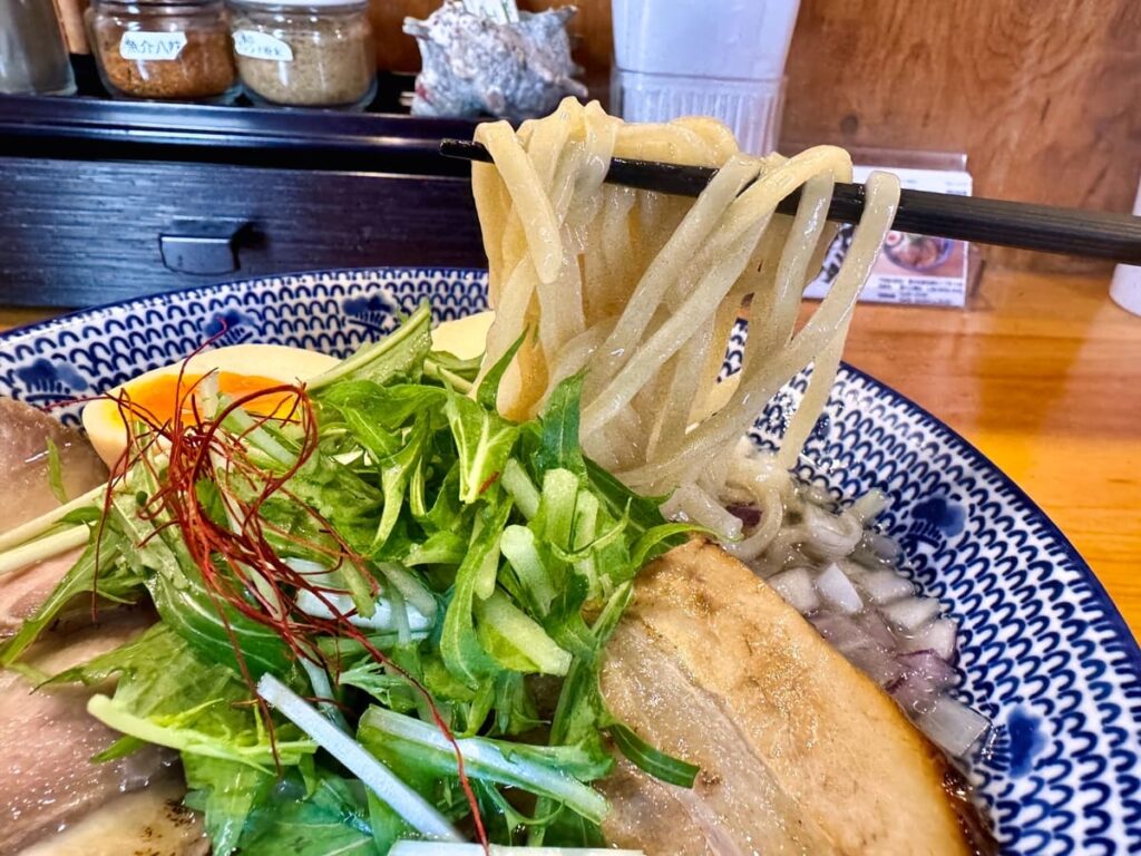 吉岡マグロ節センターのプレミアム マグロ節中華そば 麺