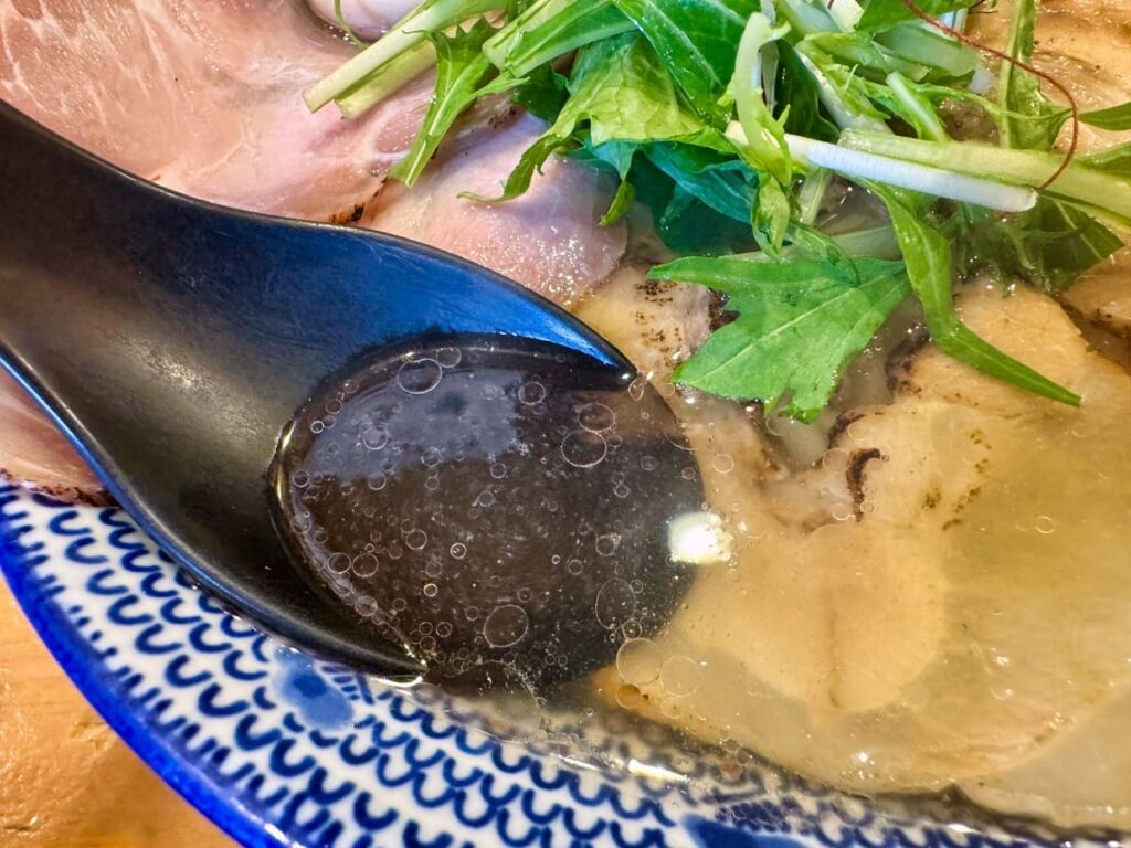 吉岡マグロ節センターのプレミアム マグロ節中華そば スープ