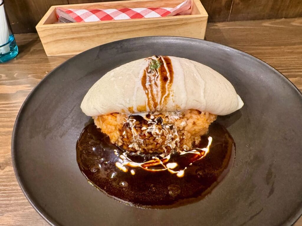 食堂デイズの(白)オムライス1