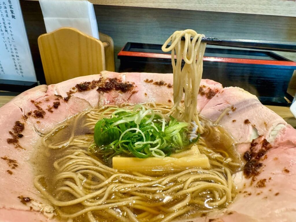 中華そば麓のチャーシュー麺 麺