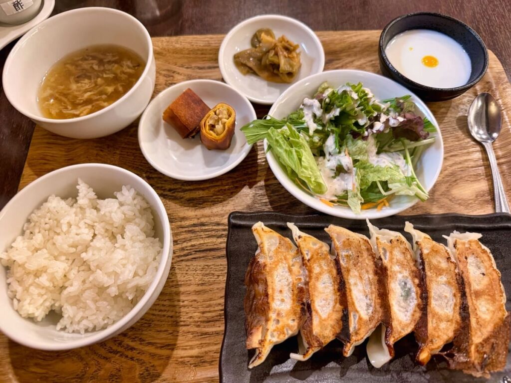 魏飯餃子の餃子ランチ1