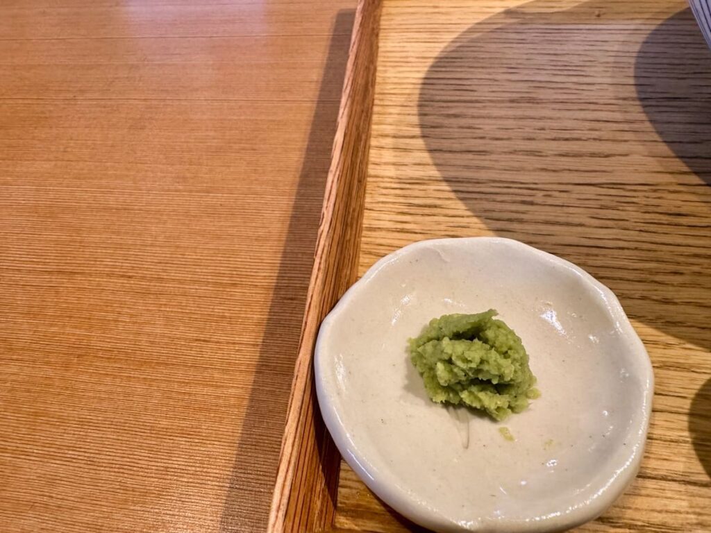 MENYA INOICHI #3 6 MENYA INOICHI #3の炙り和牛冷やしぶっかけそば 白醤油 付属のわさび