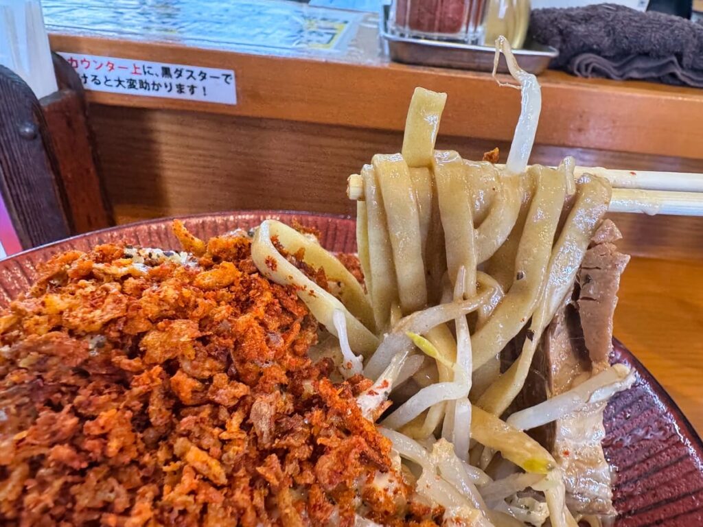 ナカモズマシマシのガリマヨ汁なし（大盛） 麺