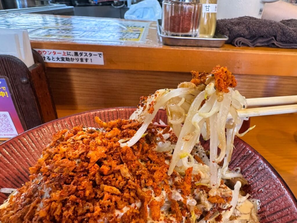 ナカモズマシマシのガリマヨ汁なし（大盛） ヤサイ