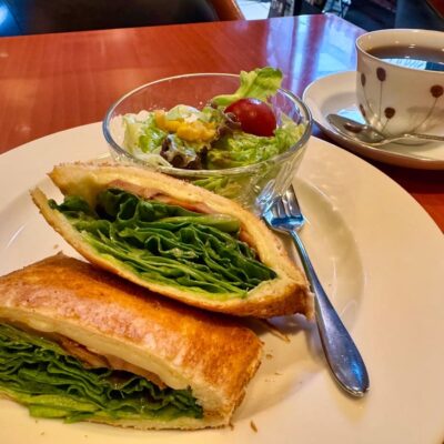 Le Premier Cafe 心斎橋本店のチーズとチキンのホットプレスサンド2