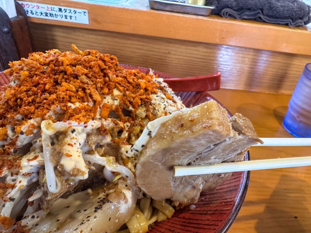 ナカモズマシマシのガリマヨ汁なし（大盛） 豚
