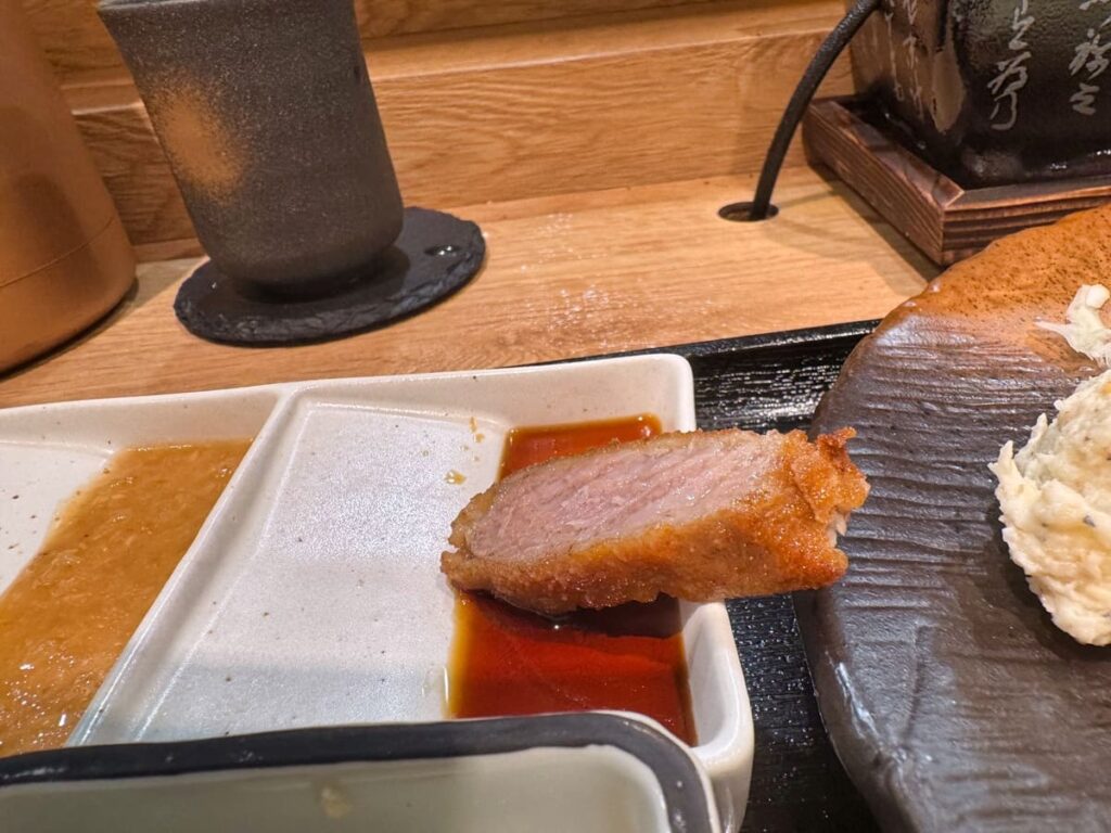 令和8年3月25にオープン【牛かつもと村 京都ポルタ店】へ行ってきた 5 牛かつもと村 京都ポルタ店の牛かつ1枚 実食2