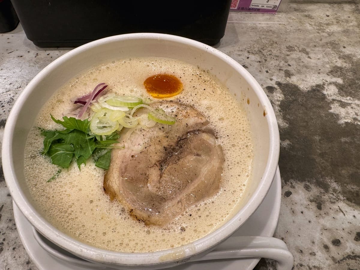 京都鶏白湯純 本店の鶏白湯そば2